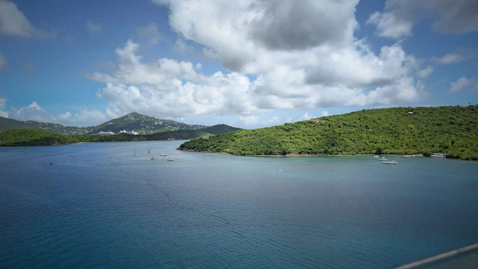Baie de Terre-de-Haut aux Saintes vue depuis les hauteurs